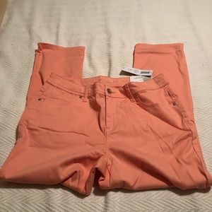 Chico’s slim crops size: 0 (4)